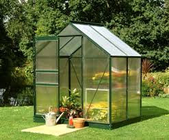 Kleine Gewachshausideen In Garten Und Hof 63 Tolle Ideen Fur Alle Die Fruhes Gemuse Und Blu In 2020 Gewachshausideen Garten Gewachs