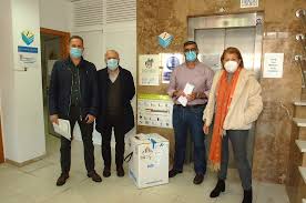 Es una vacuna de arn mensajero (arnm) monocatenario, con caperuza (cap) en el extremo 5'. Ceuta Recibe Las Vacunas De Pfizer Necesarias Para Completar La Fase Inicial De Inmunizacion Frente A La Covid 19