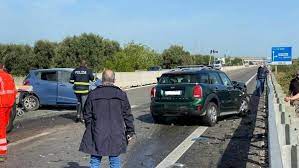 Il ragazzo è stato soccorso dal personale del 118. Zplja4czrrtu2m