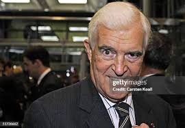 1,800 Peter Carsten Photos & High Res Pictures