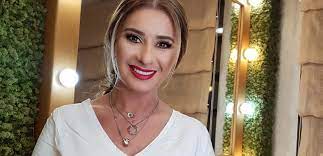 Impresara a donat zilele trecute materiale sanitare pentru două spitale din românia, victor babeș din timișoara … Anamaria Prodan Una Dintre Cele Mai Extravagante Vedete Din Romania