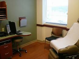 Workstation For Emr Entry Sentara Family Medicine Physicians Exam Room By Sentara Healthc Medical Office Decor Medical Office Furniture Medical Office Design