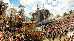 İlk olarak belçika'nın boom kentinde düzenlenmiş ve daha sonra avrupa ve dünyanın en iyi festivallerinden biri haline gelmiştir. Tomorrowland Festival 2020 Digital Line Up Tickets Und Preise Mannersache