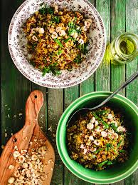Salade De Quinoa Aux Haricots Mungo Et Aux Noisettes Grillees Chatelaine Mungo Recipe Food Food Pictures