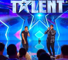 Plus d'infos sur l 'émission la france a un incroyable talent. Berywam Regale Dans La France A Un Incroyable Talent Toulouseblog Fr