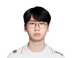 T1 fans really have no fate in Faker's mind control powers : r/PedroPeepos