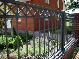 Zaune Galerie Schmiedezaune Und Metallzaune Aus Polen Mk Zaune In 2020 Metallzaun Zaun Fechten