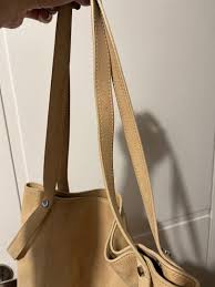 COS 2-way Leather Bag 兩用麂皮袋, 女裝, 手袋及銀包, 單肩包- Carousell