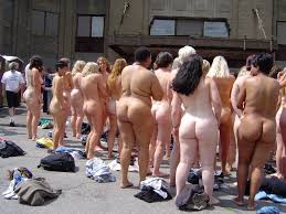 Nudist butts. Photo 3