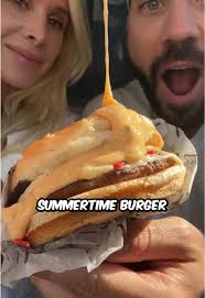 Queso Crunch Burger: The Summer Must-Try!