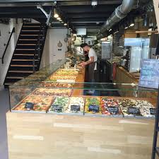 Lovely Ready To Go Food Display Http Commercialkitchendesign Net Design Interieur Restaurant Idees De Restaurant Bar A Salade