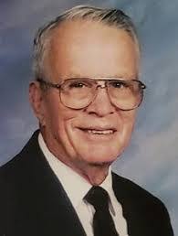 Edward Luckey's Instagram, Twitter & Facebook