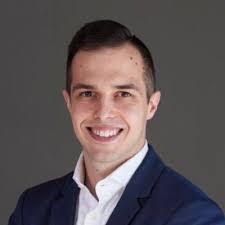 Devon Lyons's Instagram, Twitter & Facebook