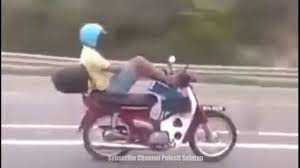 Gerekkk Seh Abam Ex5 Menunggang Moto Gunakan Autopilot Tesla Motors Tesla Kereta
