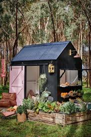 Ihr experte für den versand von gartenhäusern! Castle Cubby Ist Ein Inspirierendes Familienunternehmen Das Die Bescheidenen Bescheidenen Castle Cubby Familienunternehmen Gartenh Di Hintergarten Regal Hauser Gartenhaus Bauen