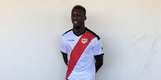 El peruano firma por tres temporad Seleccion Peruana De Futbol Copa America 2019 Luis Advincula Rayo Vallecano Rayo Vallecano Compro Pase De Luis Advincula El Popular