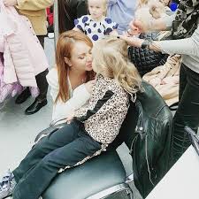 «инстаграм», детство, родители, мать и отец, сестра, болезнь матери и последние новости в. Docheri Pevicy Maksim Vpervye Vyshli Na Podium Novosti Russkogo Radio Moskva 105 7