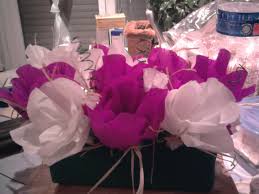 Je voudrais confectionner des fleur en papier crepon, mais je ne sais pas du tout comment faire et je dois le dire je ne suis pas très douée pour les travaux manuels. Centre De Table Fleur Papier Crepon Maison Et Deco Accessoires Par Lescreadenini