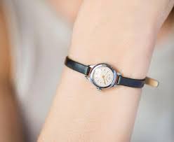 Micro Wristwatch For Women Vintage Floral Ornament Face Watch Etsy Vintage Watches Vintage Ladies Classic Watch Women