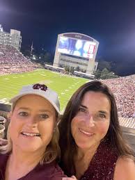 It was a beautiful art show in Dallas with Angie Bolling Olivia Speir and  Meredith!! Angie's alter was amazing!! Thank you for everything  Angie!!😘😘😘