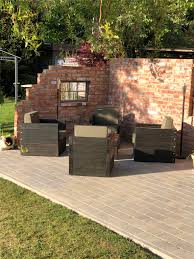 Ruinenmauer Selber Bauen Altpreussische Backsteine Mediterrane Dachziegel In 2020 Ruinenmauer Garten Terrasse Hinterhof Terrassen Designs