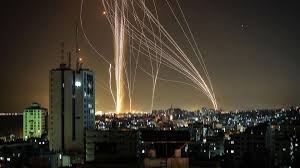 Gazastreifen —  z , schmales gebiet an der mittelmeerküste im südwestlichen palästina, 40 km lang und bis zu 10 km breit, umfasst 363 km2, mit 748 400 einwohner. 3yafeta1a392xm