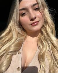 Thanks to this blanket displayed at Auschwitz Exhibition #Auschwitz  prisoner Siegfried Fedrid and other 5 inmates managed to survive the  so-called "Death March (1945)". Fedrid was released later in the Dachau  camp.