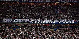 La banderole des ultras parisiens dirigée vers leurs rivaux marseillais ne va pas aider à apaiser les après un clasico remporté par le psg sur les terres olympiennes, les ultras de la capitale n'ont pas. Banderole Anti Chti De L Humour
