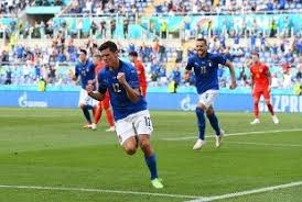 Una comunità di cittadini che ha scelto l'italia. 5r5n3xwkc6uv4m