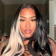 Tera Williamson's Instagram, Twitter & Facebook