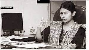 Smita Sabharwal Is An Ias Officer Of Andhra Pradesh Cadre Syskool Smita sabharwal smita sabharwal (born 19 june 1977), is an indian administrative service officer of 2001 batch borne to the telangana cadre. smita sabharwal is an ias officer of