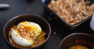 Oeuf Mollet Puree Butternut Chutney Saupoudre De Croustillant Fromage Et Confiture Idees Gourmandes A Tester La Cour D Orgeres En 2020 Puree Butternut Oeuf Mollet Butternut