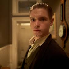 Who are traditionally the witnesses? Is it 1 parent of the bride and 1 of  the groom? Or is it the best man and maid of honour? I'm thinking of having  a