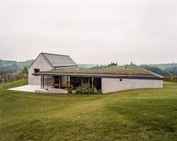 Haus T Maison Au Milieu Des Vignes En Autriche Par Ulrike Tinnacher Journal Du Design Maison Maison D Architecture Architecture Scandinave