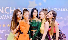 1,175,627 likes · 240,328 talking about this. Itzyå°†æ–¼ä»Šå¹´æ˜¥å­£å›žå½'æ–°æ­Œmvå·²ç»æ‹æ'„å®Œæ¯• Ksd éŸ©æ˜Ÿç½' Kpop