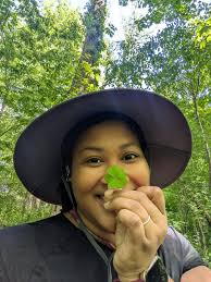 It's my lucky day! Hope everyone is enjoying the holiday, I'm out here  making the most of my extra day off 😁