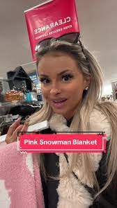 Tabatha Davies's Instagram, Twitter & Facebook