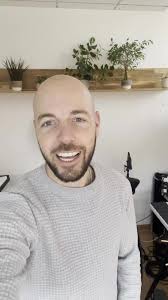 Après l’enregistrement des chamans, Conscience m’a permis d’aller à la  rencontre de musiciens extraordinaires. Ils m’ont ouvert les portes de leur  studio et de leur cœur pour me donner des rythmes, ...