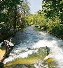 Munich City Centre English Garden Surfing The Eisbach Surfen Surfen Lernen Reisen