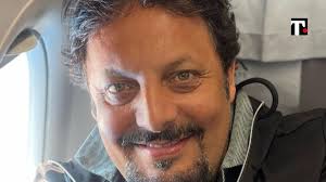 Enrico Brignano, è polemica per l'insulto a Mario Forte: "Pattume"