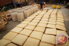 Di bawah ini bukan merupakan fungsi pengemasan untuk kerajinan bahan kayu, bambu, rotan, yaitu. Pelaku Kerajinan Bambu Terkendala Teknik Pengemasan Antara News