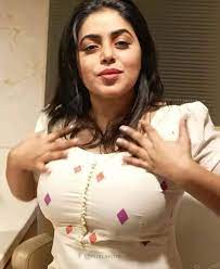 Poorna - Shamna Kasim HOT Mallu Babe : r/MalluBabe