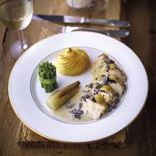 Minikapoenfilet Gebakken In Truffelboter Met Boontjes Witloof Pommes Duchesse En Truffelsaus Recept Voedsel Ideeen Witloof Recepten