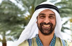 The white wedding dress is and has always been in fashion irrespective of any religious marriage. What Are The Names Of The Clothing Worn By Islamic Men