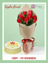 Make corsages for the mothers of the bride and groom at a wedding by choosing a flower that compliments the wedding, removing expert: Roses Cake Mother S Day Gifts Online Delivery Kalpa Florist