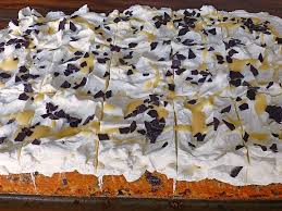 Kirsch Eierlikor Blechkuchen Mit Schmand Sahne Von Superkirst Chefkoch Blechkuchen Kuchen Kuchen Kuchen