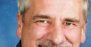 Eureka chamber executive steps down, assistant moves up