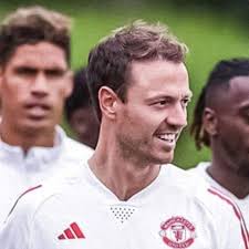 Jonny Evans instantly becomes most successful player in Man Utd squad after  shock transfer as astonishing stat revealed