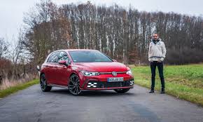 Обзор volkswagen golf viii gti с фото интерьера и экстерьера. Fahrbericht Vw Golf 8 Gti Handschalter Rot Wie Ein Konig Automativ De Das Auto Magazin