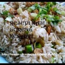 Hidangkan nasi kerabu dengan telur masin, solok lada, ikan kering, ayam goreng atau keropok goreng. Resepi Nasi Goreng Kerabu